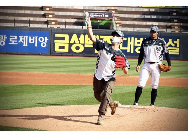 #2. 13일(일) 수원 케이티 위즈파크에서 시구하는 제2연평해전 참전 용사 김면주!